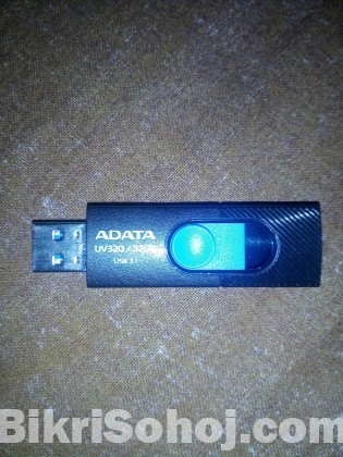 Adata UV320, 32GB Pendrive USB 3.1